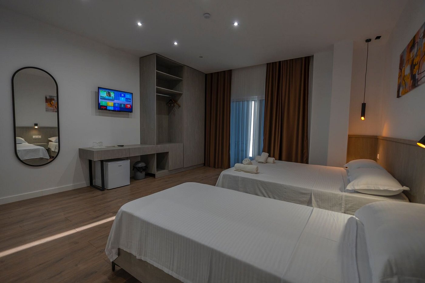 caption (1) caption (1)