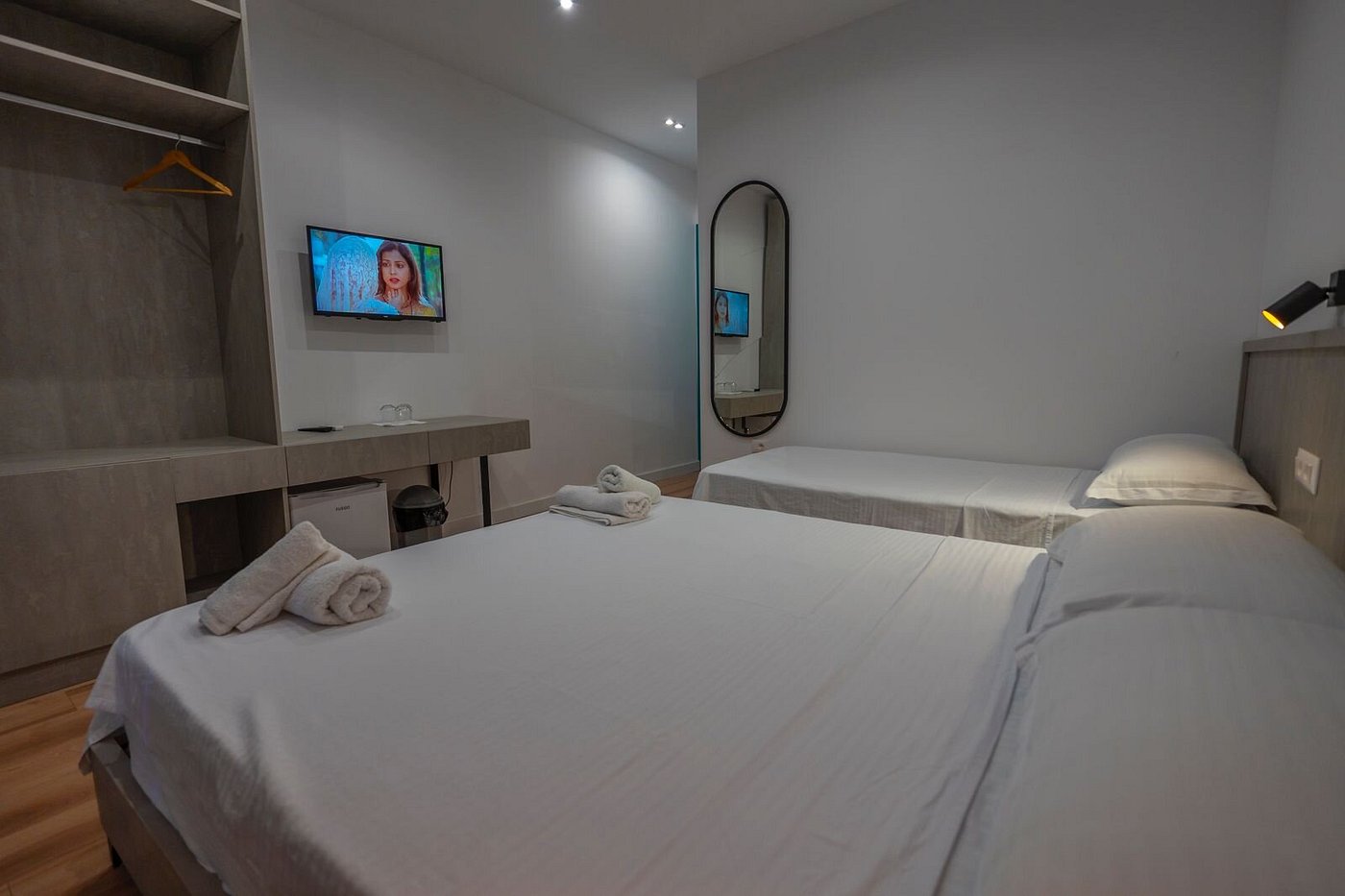 caption (10) caption (10)