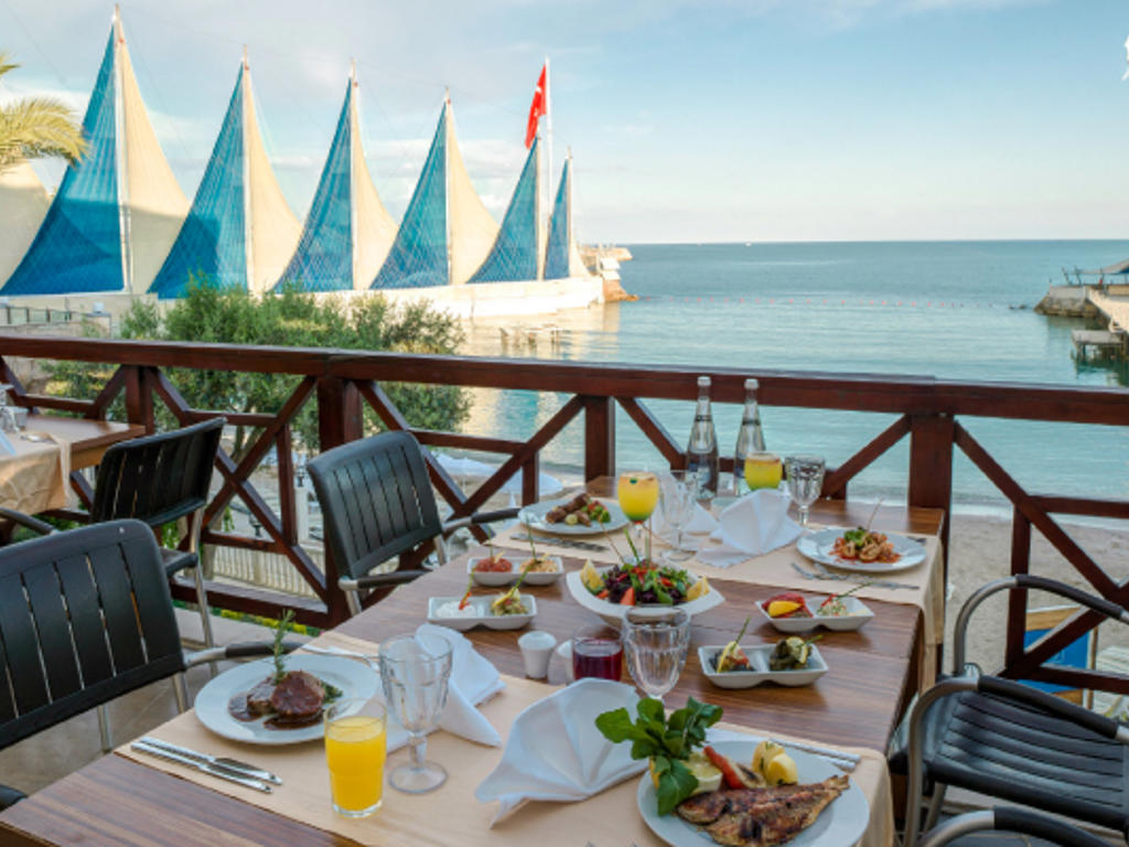 adin_beach_hotel_33202