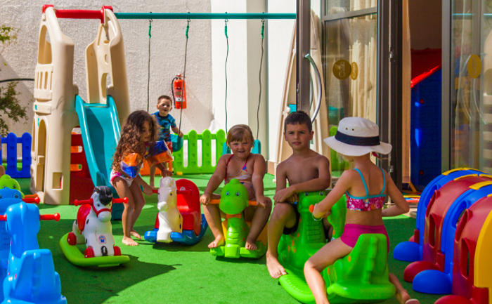 linda_sunny_beach_35442