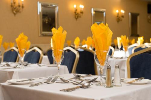 def-dining-12-plus-rooms